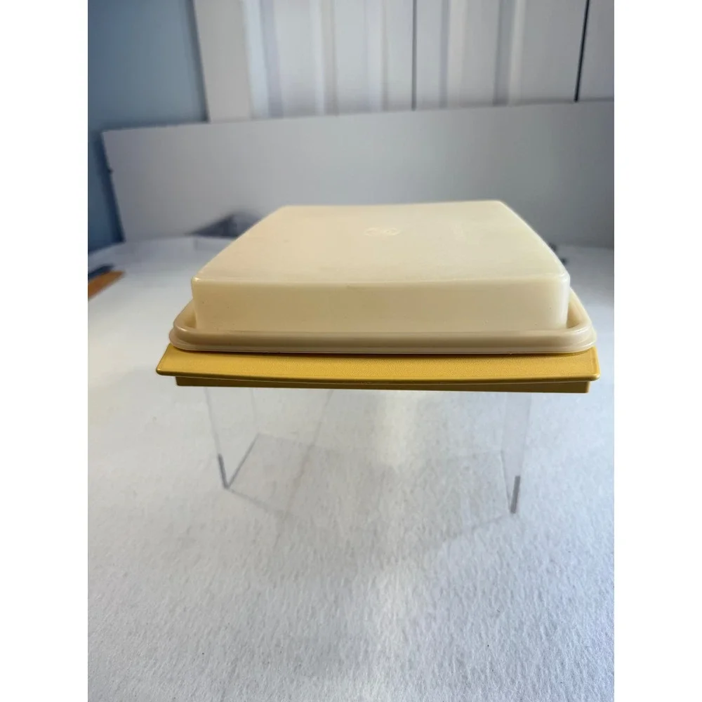 Vintage Tupperware Deviled Egg Keeper Carrier Tray Yellow 16 Egg Serving Set